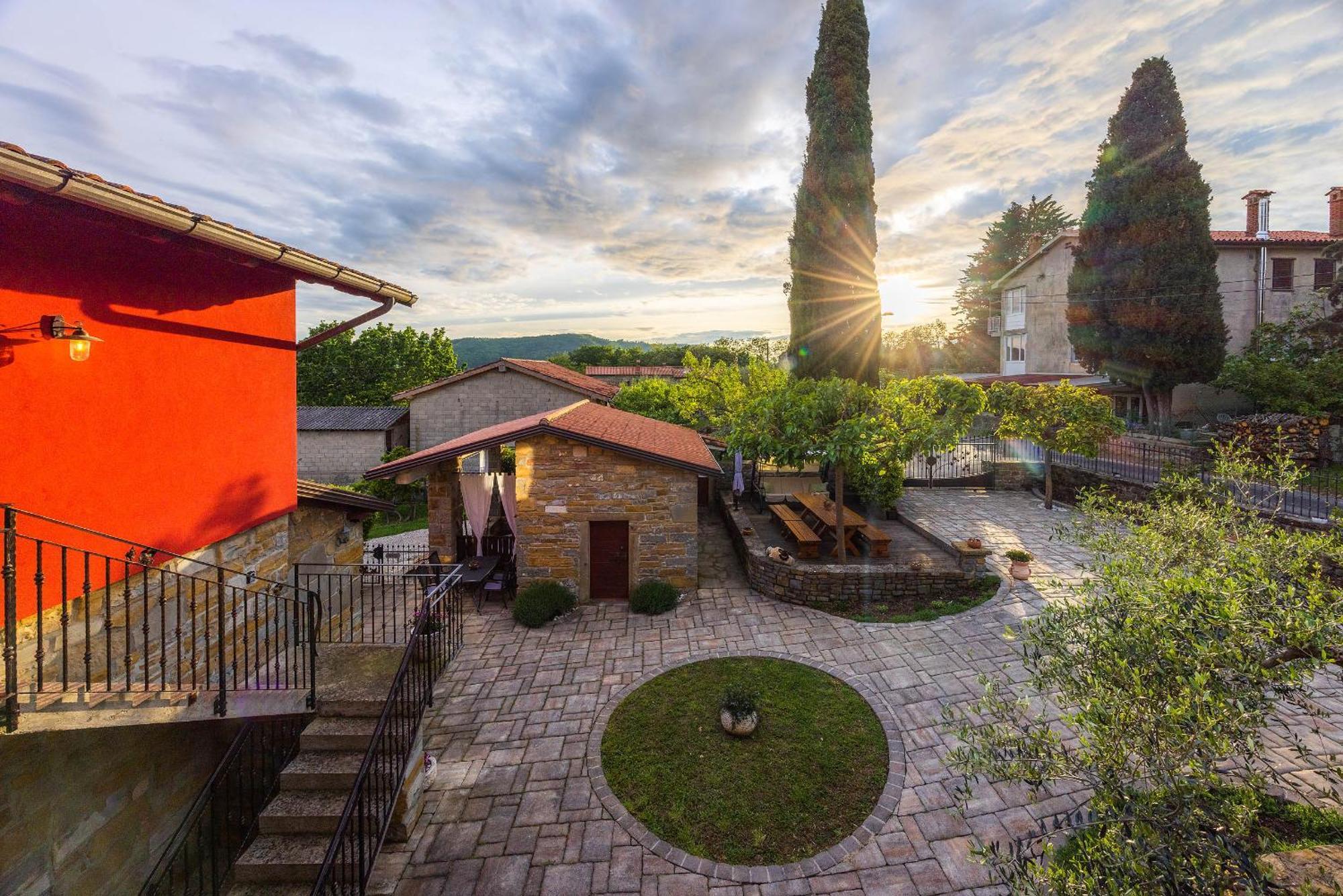 Touristfarm - Apartments "Red Fairytale" マレズィーシュ エクステリア 写真