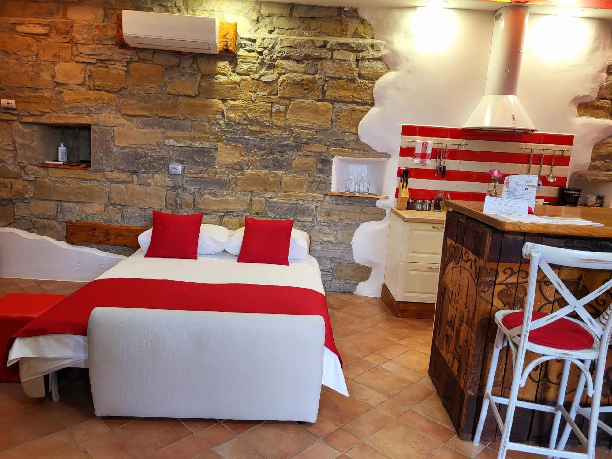 Touristfarm - Apartments "Red Fairytale" マレズィーシュ エクステリア 写真